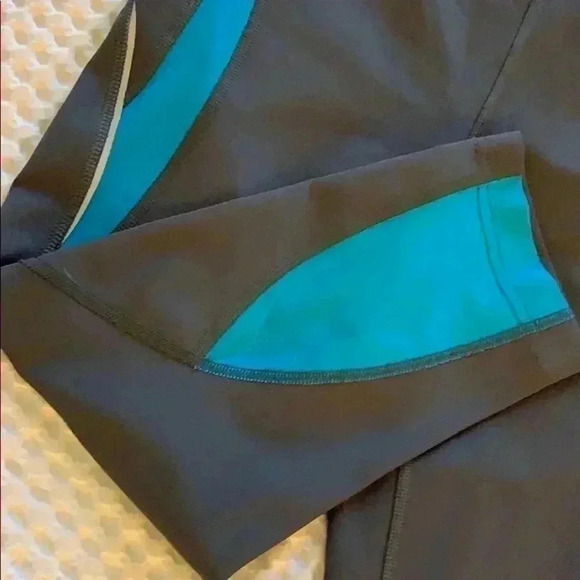 North face - Picture 2 of 4